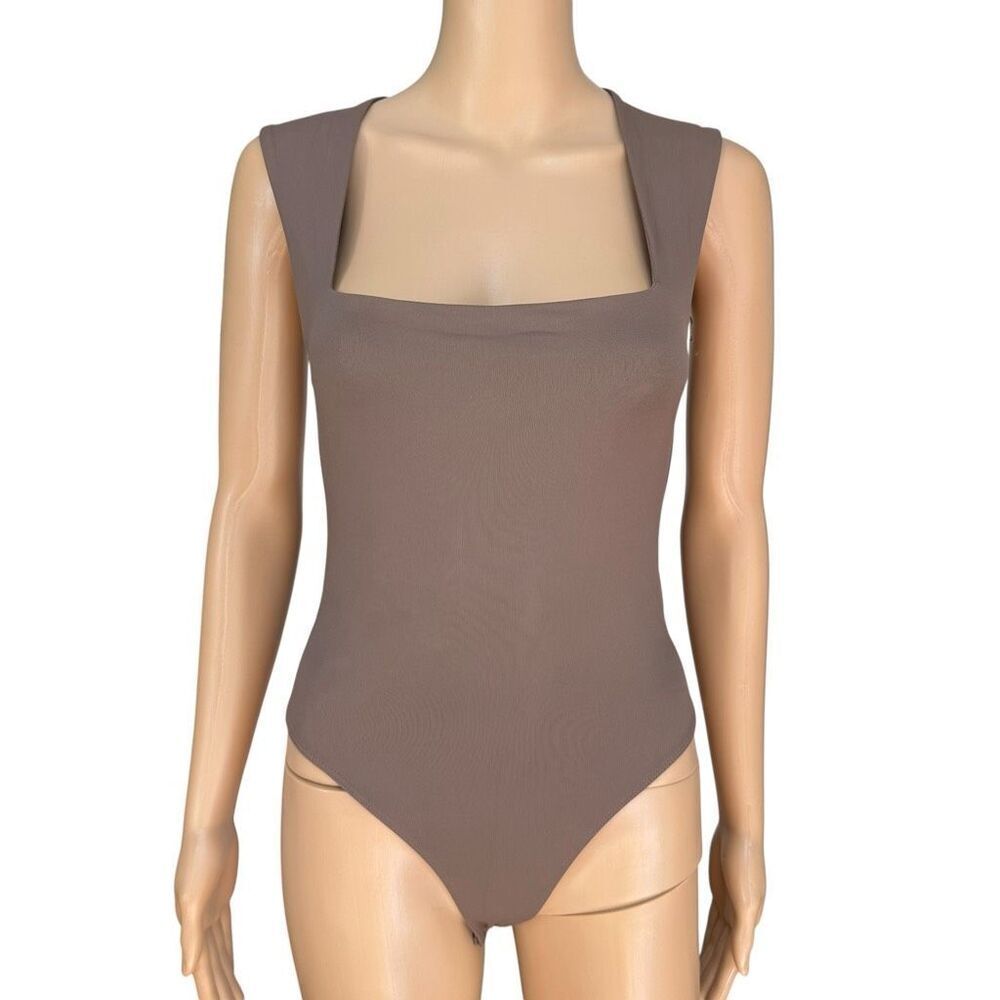 House of Harlow 1960 all-day contour Women's taupe Bodysuit Size M NWT